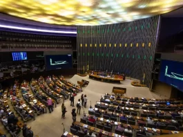 Câmara dos Deputados Analisa Projeto que Prorroga Subsídios para Fontes Renováveis de Energia