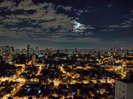 Consumo de Energia no Brasil Cresce 2,1% em Agosto, Impulsionado por Setores Industriais e Clima Quente