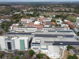 Maior Usina Solar em Telhado Hospitalar do Brasil é Inaugurada no Hospital das Clínicas de Botucatu