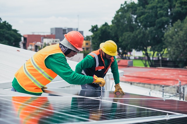 Crescimento Recorde de Empregos em Energias Renováveis Atinge 16,2 Milhões em 2023