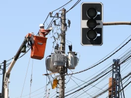 Temporal Deixa Cerca de 70 Mil Imóveis Sem Energia em SP e Estado Alerta para Mais Chuvas Fortes