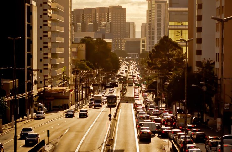 Setor Automotivo Brasileiro Pode Reduzir Emissões de CO2 em 13% até 2040, Diz Estudo do BCG e Anfavea