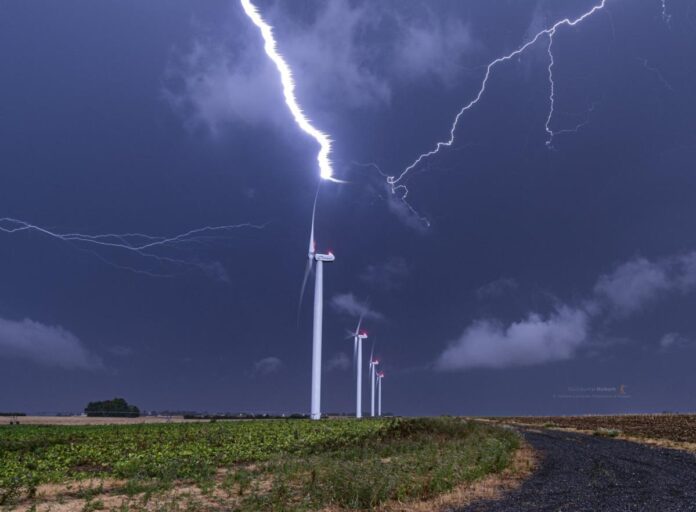 Verão no Brasil - calor, chuvas intensas e desafios para a geração de energia renovável Verão no Brasil: calor, chuvas intensas e desafios para a geração de energia renovável