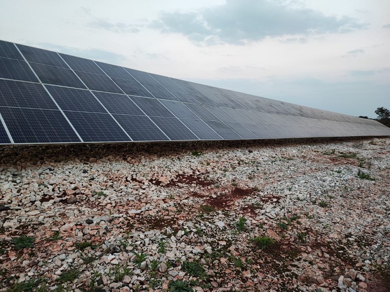Esquema de fraude com outorgas de energia solar desvia R$ 145 milhões e gera alerta sobre regulação