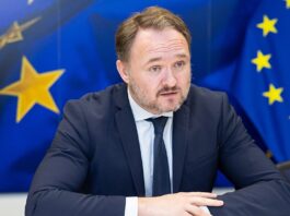 Comissário europeu rejeita relação entre energias renováveis e apagão na Península Ibérica