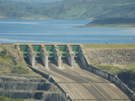 Crise hídrica persiste e pressiona setor elétrico: térmicas em alta, PLD elevado e bandeira amarela em maio
