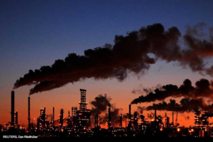 Brasil reduz subsídios aos combustíveis fósseis em 42% e sinaliza mudança estrutural na política energética