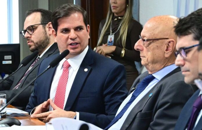 Itaipu reforça no Senado seu papel estratégico e mantém uma das tarifas de energia mais baratas do país Itaipu reforça no Senado seu papel estratégico e mantém uma das tarifas de energia mais baratas do país