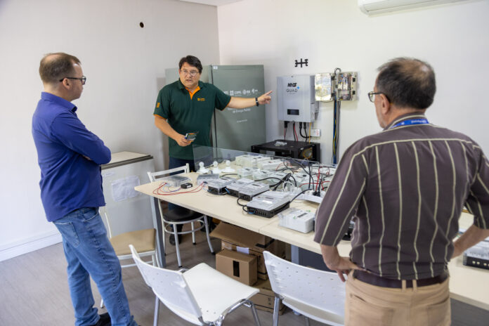 Copel e Seab avançam em estudos para uso de baterias no campo e ampliam agenda de energia rural no Paraná