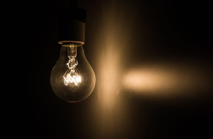 Consumo de energia elétrica recua no 3º trimestre de 2025 apesar do crescimento do PIB, aponta EPE