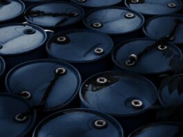 AIE articula liberação recorde de até 400 milhões de barris para conter crise do petróleo