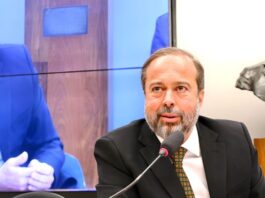 Silveira defende revisão do preço-teto do LRCAP, exploração de gás não convencional e reforça agenda energética em audiência na Câmara