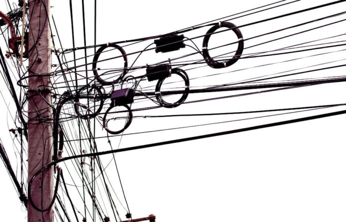 ANEEL e Anatel aceleram mediação sobre postes e destravam 24 disputas entre elétricas e teles em São Paulo ANEEL e Anatel aceleram mediação sobre postes e destravam 24 disputas entre elétricas e teles em São Paulo
