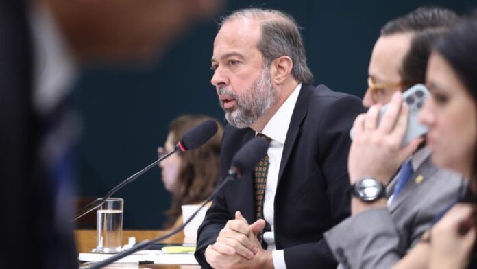 Cancelamento de Silveira na Câmara eleva tensão sobre antecipação do LRCAP