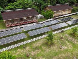 Energia solar com baterias substitui diesel e leva fornecimento 24 horas à Amazônia profunda