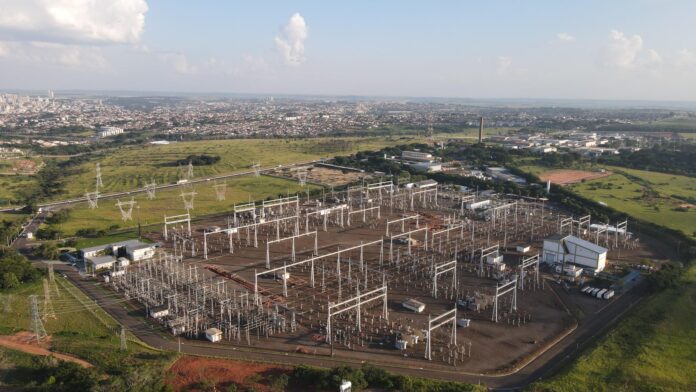 ISA e Hitachi Energy instalam primeiro reator de 460 kV a óleo vegetal da AL