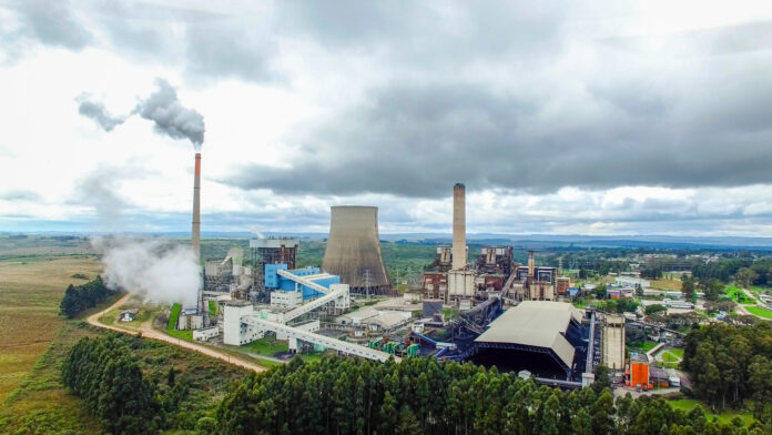 Pressão contra carvão no LRCAP 2026 chega ao TCU e amplia disputa sobre futuro térmico da matriz elétrica