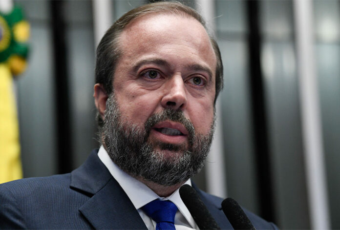 Silveira articula avanço da Política de Minerais Críticos no Senado após aprovação na Câmara