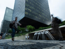 BNDES reforça caixa para transição energética com captação de R$ 1 bilhão junto ao banco de fomento da Espanha