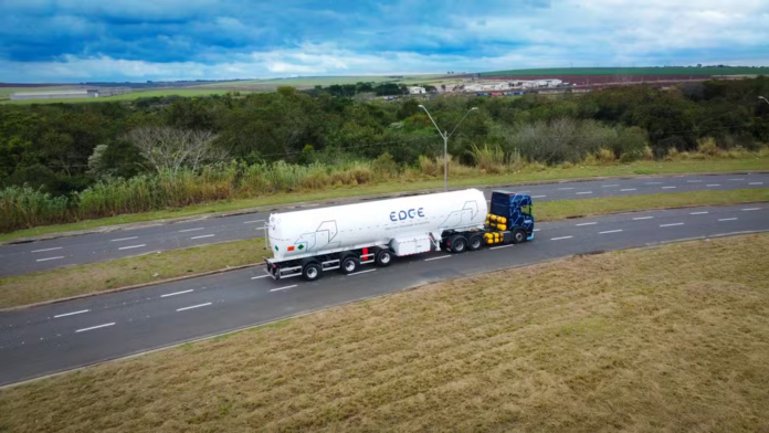 Caminhões a GNL - Edge estrutura projeto de logística off-grid em parceria com Nimofast e Green Cargo Caminhões a GNL: Edge estrutura projeto de logística off-grid em parceria com Nimofast e Green Cargo