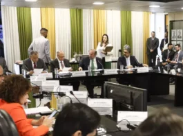 Conflito de agenda adia reunião do CNPE que avaliaria aumento do etanol na gasolina para 32% Conflito de agenda adia reunião do CNPE que avaliaria aumento do etanol na gasolina para 32%