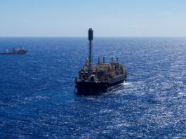 Petrobras e Pemex fecham acordo de cooperação de olho no Golfo do México e refino Petrobras e Pemex fecham acordo de cooperação de olho no Golfo do México e refino
