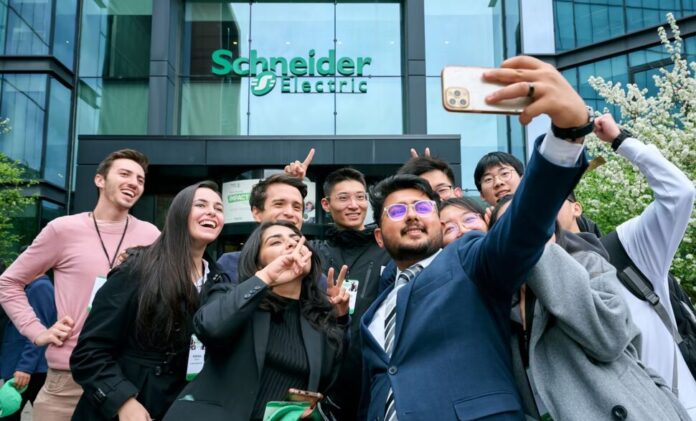 Schneider Electric lança edição 2026 do Go Green com foco em soluções digitais para o impacto energético local