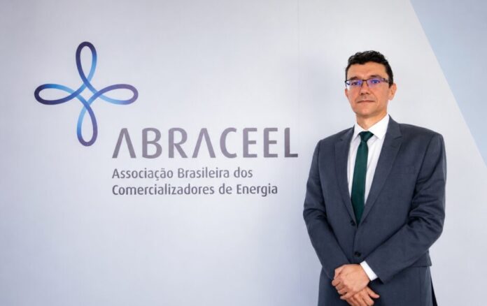 Ex-Aneel Alessandro Cantarino assume a vice-presidência executiva da Abraceel