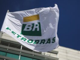 Petrobras zera desconto de subvenção e mantém preço médio do diesel estável em R$ 3,30