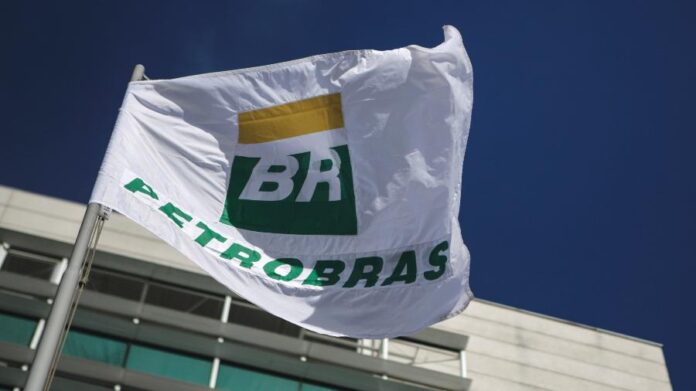 Petrobras zera desconto de subvenção e mantém preço médio do diesel estável em R$ 3,30 Petrobras zera desconto de subvenção e mantém preço médio do diesel estável em R$ 3,30
